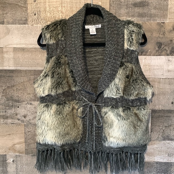 RXB Faux Fur Tie Front Boho Vest - Picture 7 of 16